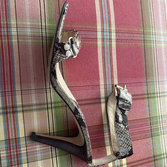 MICHAEL Michael Kors python sandals with gold trim. Size 8.5M Beautiful! - Picture 6 of 7